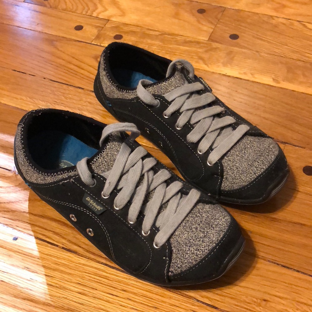 Dr. Scholls tennis shoe